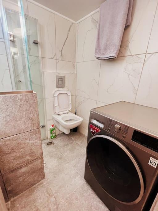 Minimal 3Br Apartment In Athen Eksteriør billede